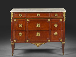 Commode d’époque Louis XVI  Estampille de Jean-Henri Riesener et de Adam Weisweiler  Estimation : 60 000 - 80 000 € 