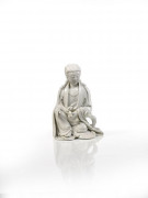 STATUETTE DE GUANYIN EN PORCELAINE BLANC DE CHINE, CHINE, DYNASTIE QING, XVIIIE-XIXE SIÈCLE