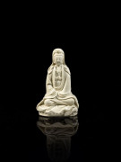 STATUETTE DE GUANYIN EN PORCELAINE BLANC DE CHINE, CHINE, XVIIE SIÈCLE