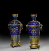 PAIRE DE VASES D'EPOQUE NAPOLEON III DANS LE GOUT DE FERDINAND BARBEDIENNE