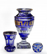 ENSEMBLE DE TROIS VASES EN VERRE, TRAVAIL DU XXEME SIECLE