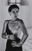 Helmut NEWTON (1920-2004) PALOMA PICASSO PORTANT UNE ROBE DE KARL LAGERFELD, SAINT-TROPEZ, 5 JUILLET 1973 Tirage argentique