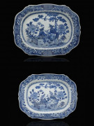 PAIRE DE PLATS EN PORCELAINE BLEU BLANC, CHINE, DYNASTIE QING, FIN DU XVIIIe SIÈCLE