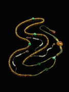 COLLIER DE MANDARIN EN PERLES D'AMBRE RECONSTITUÉ ET TOURMALINE, CHINE