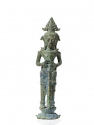 STATUETTE DE DVARAPALA EN BRONZE THAILANDE, XIIIe SIÈCLE