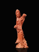 STATUETTE EN CORAIL SCULPTÉ, CHINE