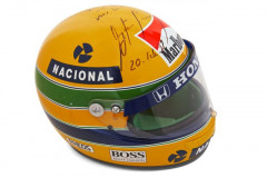 EXCEPTIONNEL CASQUE-PROTOTYPE D'AYRTON SENNA  Dédicacé, signé et daté. Saison 1990. Champion du monde des pilotes - champion du mond...