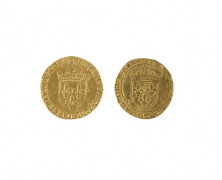 LOUIS XII. Ecu d'or au soleil. St Lô. (Dy. 750). FRANCOIS Ier. Ecu d'or au soleil. Lyon. (Dy. 775). 3,30 g. 3,39 g. Ens. 2 p. Presqu...