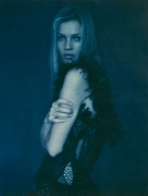 Paolo ROVERSI (Né en 1947) KATE MOSS POUR VOGUE, PARIS – 1994 Tirage Polacolor unique