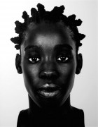 Valérie BELIN (Née en 1964) SANS TITRE, SÉRIE BLACK WOMEN – 2001 Tirage argentique contrecollé sur aluminium