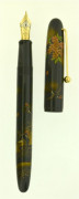 NAMIKI Hirondelles, stylo plume de la collection Yukari, représentant des hirondelles en vol, annonciatrices du printemps, sur un fo...