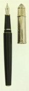 CARTIER	Diabolo, stylo plume de la collection Diabolo. Corps laqué noir et capuchon plaqué palladium avec un décor croisillons. Cabo...