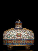 RARE GOURDE EN BRONZE DORÉ ET ÉMAUX CLOISONNÉS, CHINE, DYNASTIE QING, MARQUE ET ÉPOQUE QIANLONG (1736-1795)