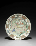 PLAT EN PORCELAINE FAMILLE VERTE, CHINE, DYNASTIE QING, XIXe SIÈCLE