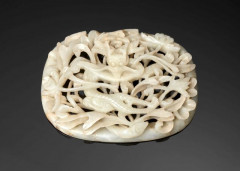 PLAQUE DE SCEPTRE RUYI EN JADE SCULPTÉ, CHINE, DYNASTIE QING, XIXe SIÈCLE