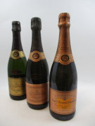 3 bouteilles 1 bt : CHAMPAGNE VEUVE CLICQUOT 1985 Rosé