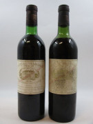 2 bouteilles 1 bt : CHÂTEAU MARGAUX 1974 1er GC Margaux (léger bas, étiquette très abimée)