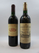 2 bouteilles 1 bt : PAVILLON ROUGE DU CH MARGAUX 1990 Margaux (légèrement bas, étiquette tachée)