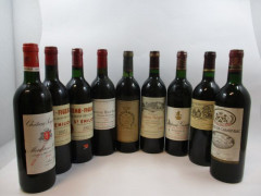 12 bouteilles 3 bts: CHÂTEAU POUJEAUX 1988 Moulis (2 base goulot, étiquettes sales)
