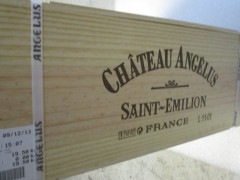 12 bouteilles CHÂTEAU ANGELUS 2011 1er GCC (B) Saint Emilion Caisse bois d'origine cerclée (cave 17)