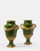 PAIRE DE VASES DE STYLE LOUIS XVI