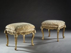 PAIRE DE TABOURETS DE STYLE LOUIS XV