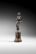 STATUETTE FÉMININE EN BRONZE