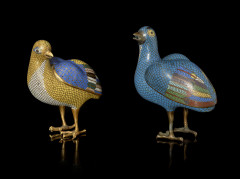 DEUX CAILLES EN BRONZE DORÉ ET ÉMAUX CLOISONNÉS, CHINE, DYNASTIE QING, ÉPOQUE JIAQING (1796-1820)