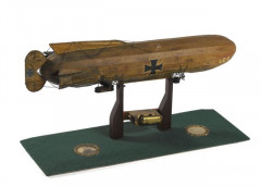 "Maquette d'époque Zeppelin LZ-5"