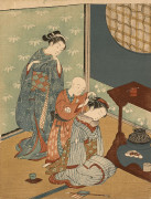 Suzuki HARUNOBU (1725-1770) Geisha regardant un enfant coiffer une autre geisha, de la série des Huit vues du petit salon, pluie noc...