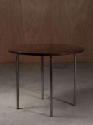 Ludwig MIES VAN DER ROHE (1886 - 1969) Rare table mod. MR150 à plateau en palissandre - Création 1927 Piètement en tube d'acier chro..