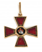 ORDRE DE SAINT WLADIMIR SANS GLAIVES  Croix de 4ème classe en or 14 carats et émail. Fabrication Keibel (petit aigle sous émail)