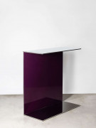 Martin SZEKELY (Né en 1956) Console dite "L.M" - 2004 Aluminium plaqué d'acier inox poli miroir et laqué violet pourpre (RAL4007)