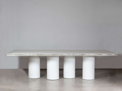 Martin SZEKELY (Né en 1956) Table dite "Blanche"- 2007 PIétement en Corian, plateau en aluminium nid d'abeille et Corian blanc