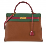 HERMÈS 1991  Sac KELLY Sellier 35 Veau Epsom gold, vert et rouge "H" Garniture métal plaqué or  KELLY 35 bag Rouge "...