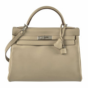 HERMÈS 2007  Sac KELLY Retourné 32 Veau Swift Parchemin Garniture métal argenté palladié  KELLY Retourné 32 bag Parc...