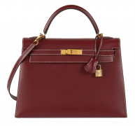 HERMÈS 2001  Sac KELLY Sellier 32 Box bordeaux Piqué sellier blanc Garniture métal plaqué or  KELLY Sellier 32 bagR...