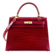 HERMÈS 2013  Sac KELLY Sellier 25 Crocodile d'estuaire rouge (Crocodylus porosus) II/B Garniture métal plaqué or  KELL...