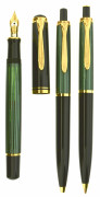 PELIKAN Parure plume + bille + mine de la collection 400. Résine noire et verte. Plume en or 18 carats fine, remplissage piston. B...