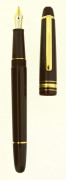 MONTBLANC Stylo plume Meisterstück Classique 145 Chopin. Résine bordeaux et attributs plaqué or. Plume en or 18 carats fine