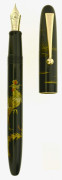 NAMIKI Phoenix Chinois, stylo plume de la collection Tradition. Sur une base métal, en laque urushi avec un décor de phœnix. Plume...