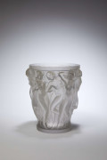 LALIQUE France  Vase " Bacchantes "