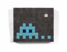 INVADER Français - Né en 1969 Untitled - 2003 Mosaïque et miroir sur panneau