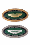 ASTON MARTIN DBR1 LE MANS 1959  Deux panneaux commémoratifs, fabrication moderne