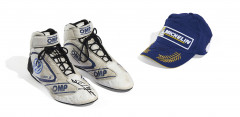 SEBASTIEN OGIER - CHAMPION DU MONDE DES RALLYES  Paire de chaussures de Rallye et casquette
