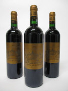 12 bouteilles CHÂTEAU D'ISSAN 2005 3è GC Margaux (étiquettes léger fanées)