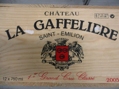 12 bouteilles CHÂTEAU LA GAFFELIERE 2005 1er GCC (B) Saint Emilion Caisse bois d'origine
