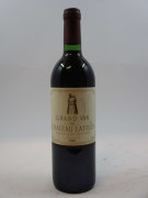 1 bouteille CHÂTEAU LATOUR 1983 1er GC Pauillac (étiquette léger abimée
