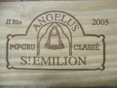 12 bouteilles CHÂTEAU ANGELUS 2005 1er GCC (B) Saint Emilion Caisse bois d'origine