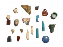 ÉGYPTE, BASSE-ÉPOQUE  Ensemble de dix-neuf objets et fragments